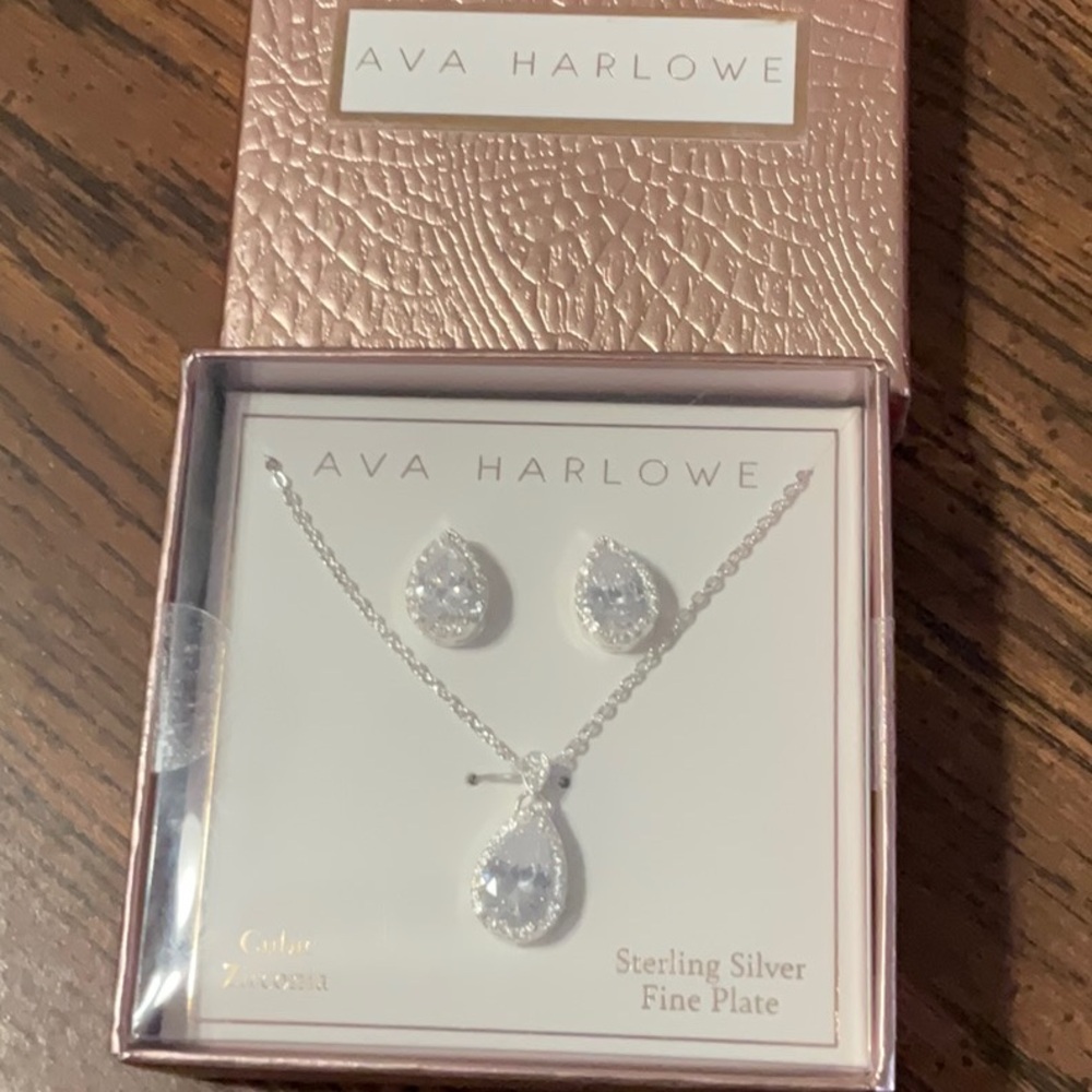 Ava Harlowe Necklace & Earring Set